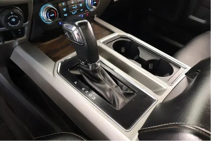 $27813 : Ford F-150 2020 4x4 Lariat 4 image 10