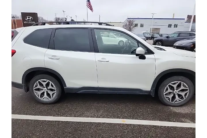 $25994 : Subaru Forester 2022 AWD Pre image 4