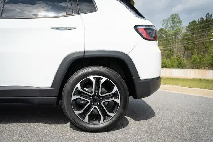 $27987 : Jeep Compass 2024 4x4 Limite image 6