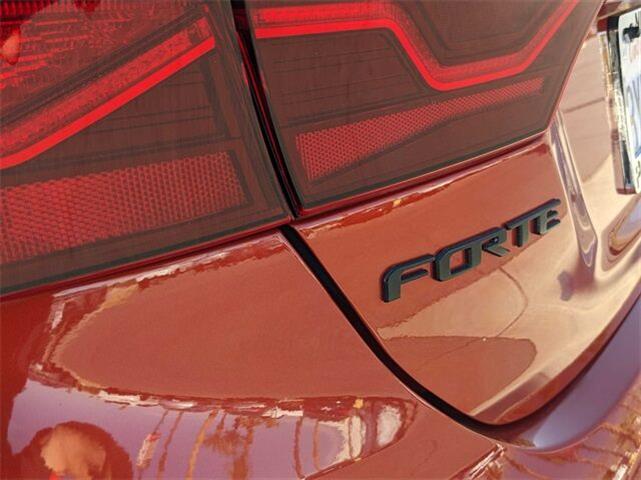 $32000 : 2021  Forte GT-Line image 9