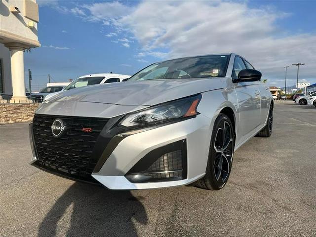 $26995 : Pre-Owned 2023 Altima 2.5 SR image 1