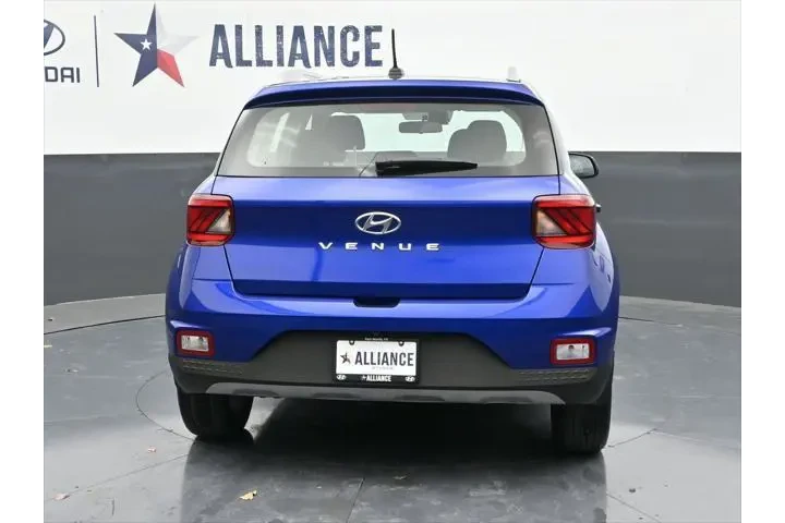 $18988 : Hyundai VENUE 2024 SEL 4dr C image 6
