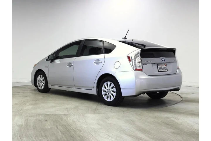 $16998 : Toyota Prius Plug-in Hybrid image 2