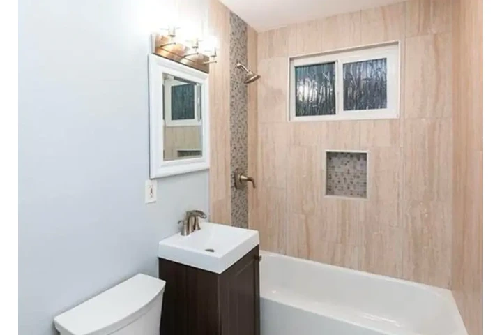 $1900 : 2 Bed 2 Bath Apt in South, LA image 8