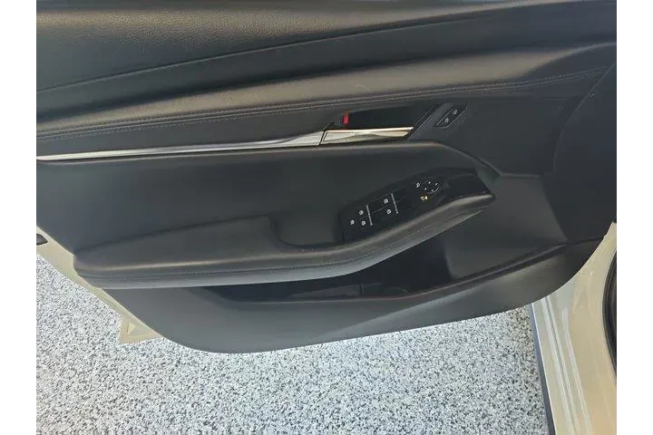 $19999 : Mazda Mazda3 Sedan 2023 2.5 image 5