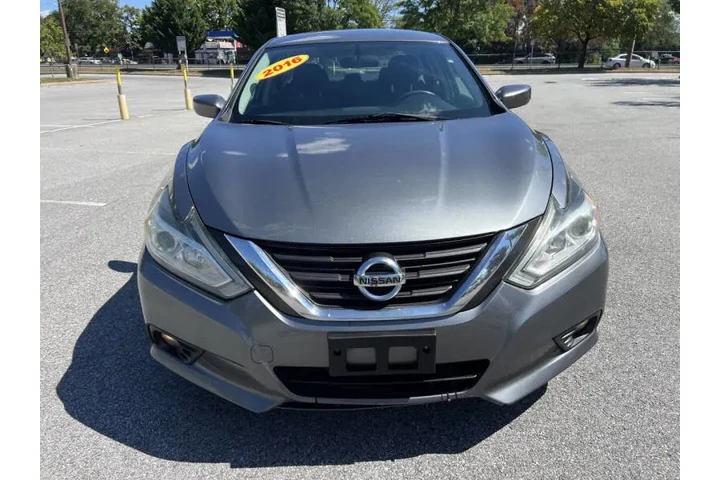 $8500 : 2016 Altima 2.5 SV image 4
