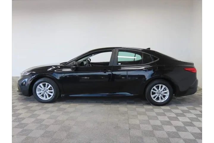 $26269 : Toyota Camry 2025 LE 4dr Sed image 3