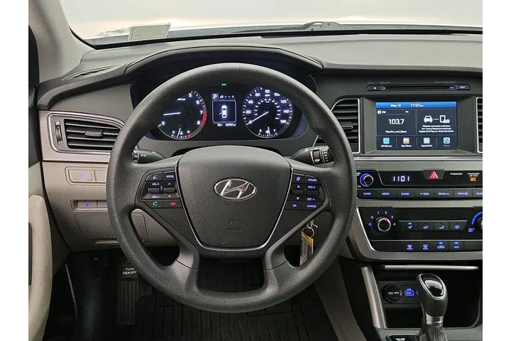 $13599 : Hyundai SONATA 2017 Sport 4d image 10