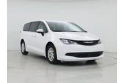 Chrysler Voyager 2023 LX 4dr en Hialeah