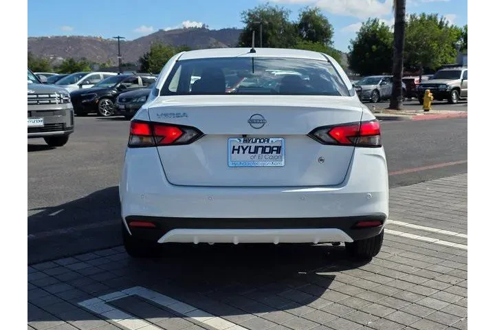 $17360 : Nissan Versa 2025 S 4dr Seda image 6