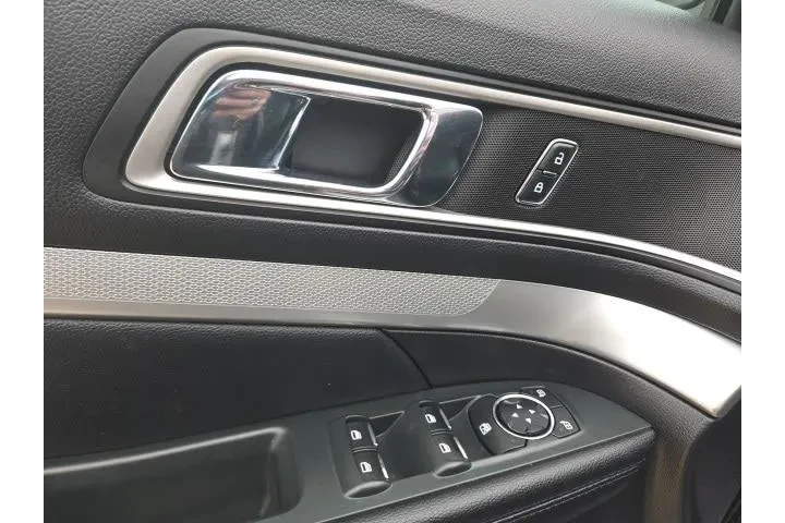 $12750 : Ford Explorer 2016 XLT 4dr S image 10