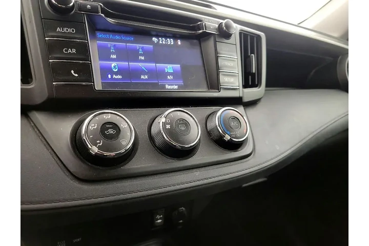 $16998 : Toyota RAV4 2018 LE 4dr SUV image 9