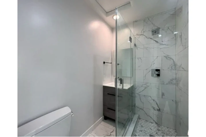 $1900 : 2Bedroom Apt In Vermont Ave, image 8