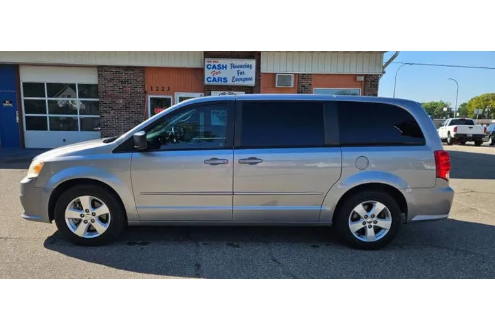 $6990 : 2013 Grand Caravan SE image 2