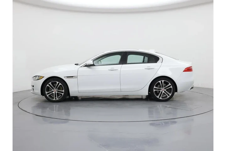 $17998 : Jaguar XE 2018 AWD 35t Premi image 3