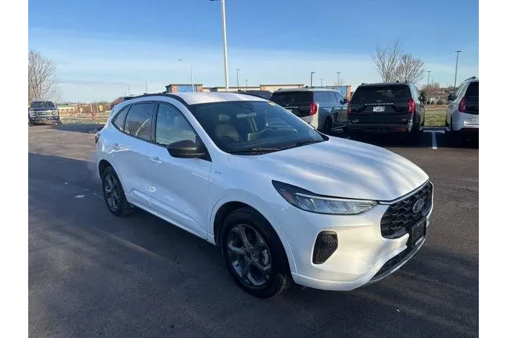 $21000 : Ford Escape 2023 AWD ST-Line image 1