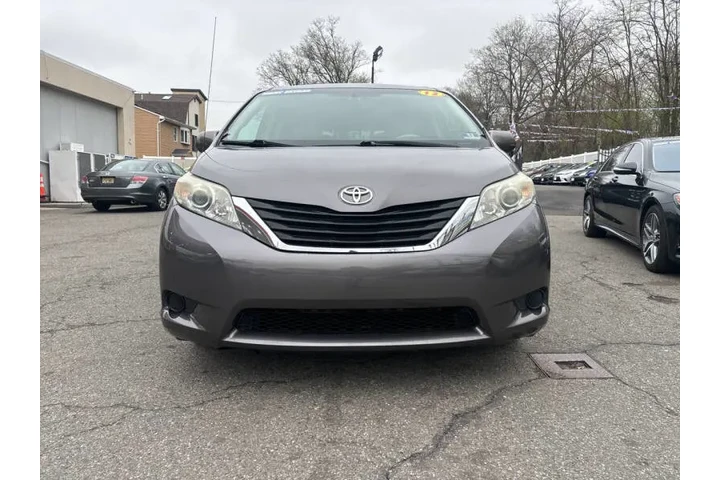 $12499 : 2013 Sienna LE 7-Passenger Au image 3