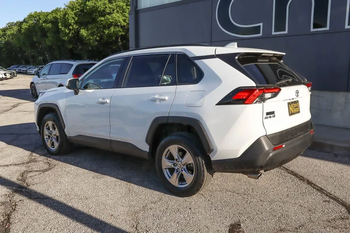 $29387 : 2024 RAV4 XLE FWD image 6