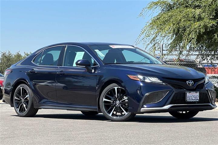 $23100 : Camry XSE image 2