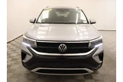 $19130 : Volkswagen Taos 2024 SE 4dr thumbnail