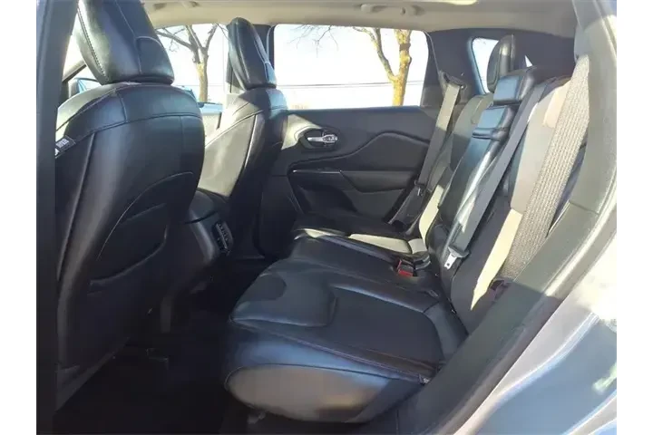 $15999 : Jeep Cherokee 2017 4x4 Trail image 10