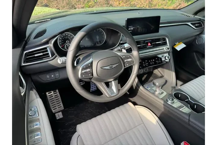 $37835 : Genesis G70 2025 2.5T Standa image 2
