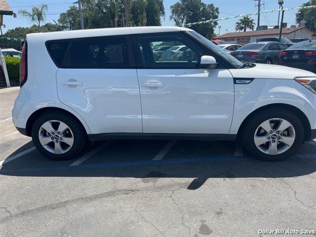 $10450 : 2017 Soul Wagon image 2