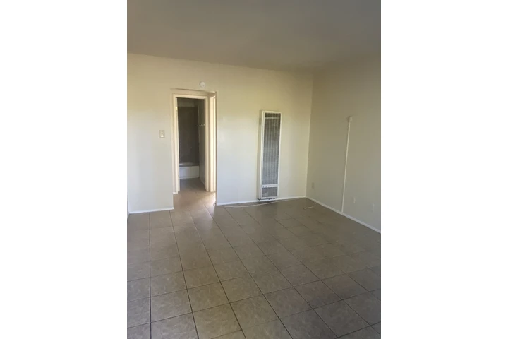 $1950 : Apartamento de Renta image 2