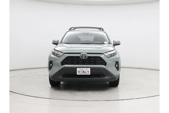 $31998 : Toyota RAV4 2023 AWD XLE Pre image 5