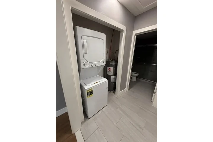 $2200 : Discover comfort and style image 7