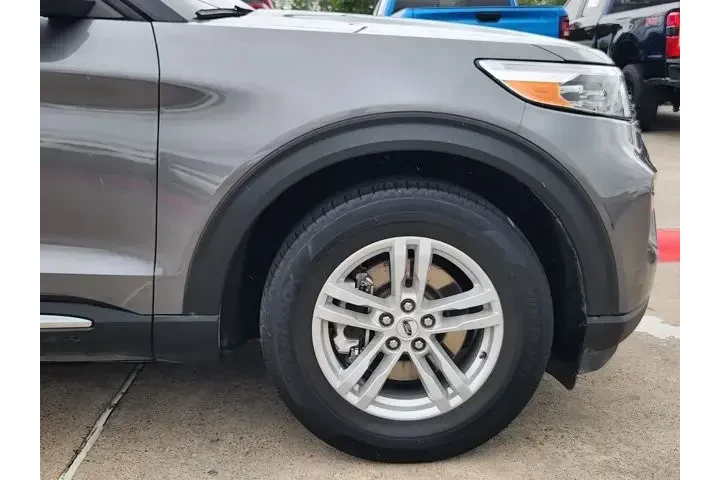 $26791 : Ford Explorer 2023 XLT 4dr S image 8