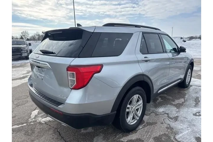 $32999 : Ford Explorer 2023 AWD XLT 4 image 5