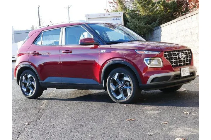 $21995 : Hyundai VENUE 2024 SEL 4dr C image 9