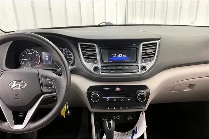 $7490 : Hyundai TUCSON 2016 AWD SE 4 image 6