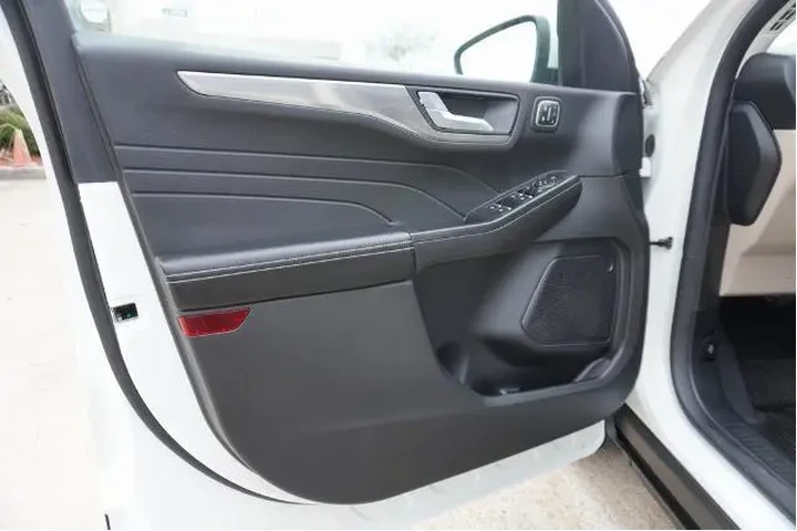 $24988 : Ford Escape 2022 AWD Titaniu image 8