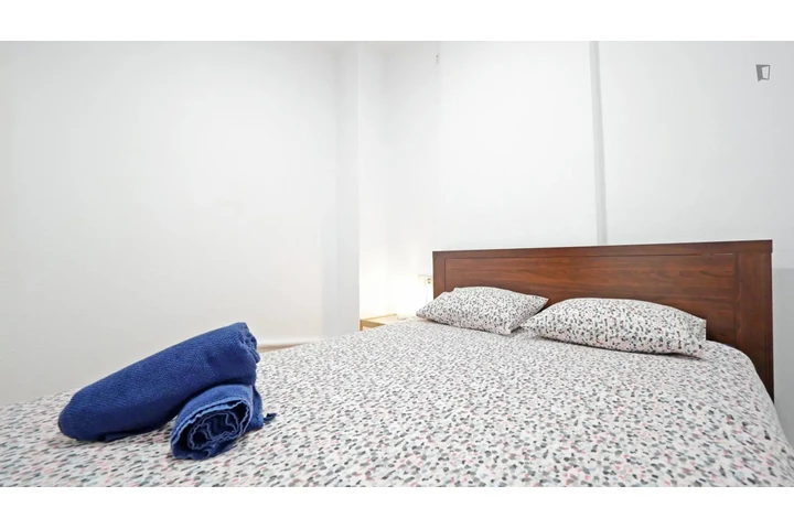 $850 : HOUSE FOR RENT IN BARCELONA image 8