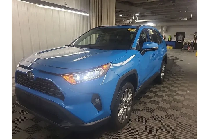 $23199 : Toyota RAV4 2019 AWD XLE Pre image 2