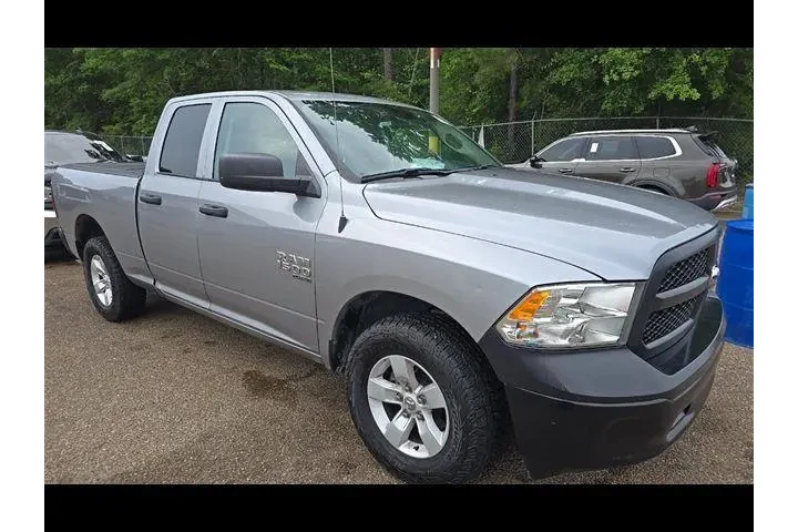 $25460 : Ram 1500 Classic 2023 4x4 Tr image 2
