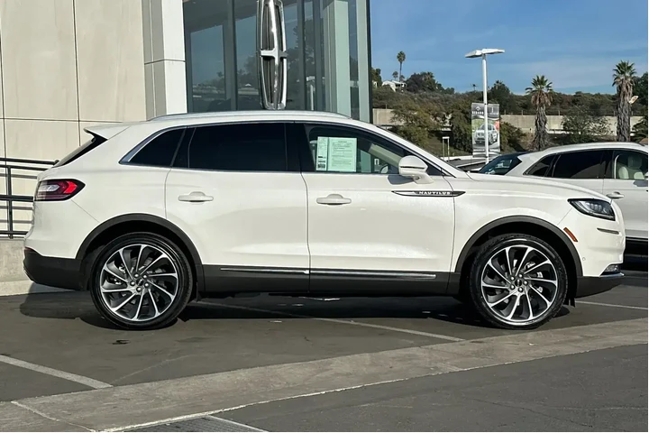 $38900 : Lincoln Nautilus 2022 AWD Re image 2