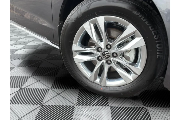 $48194 : 2025 Sienna XLE 7-Passenger image 5