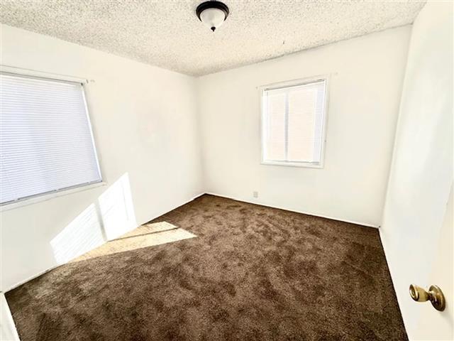 $900 : Beautiful Home...LAKEWOOD,CA image 3