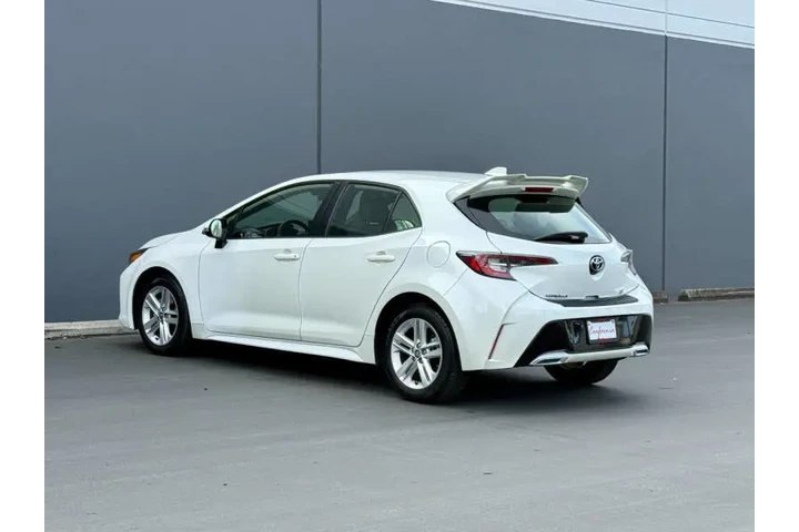 $17940 : 2020 Corolla Hatchback SE image 8