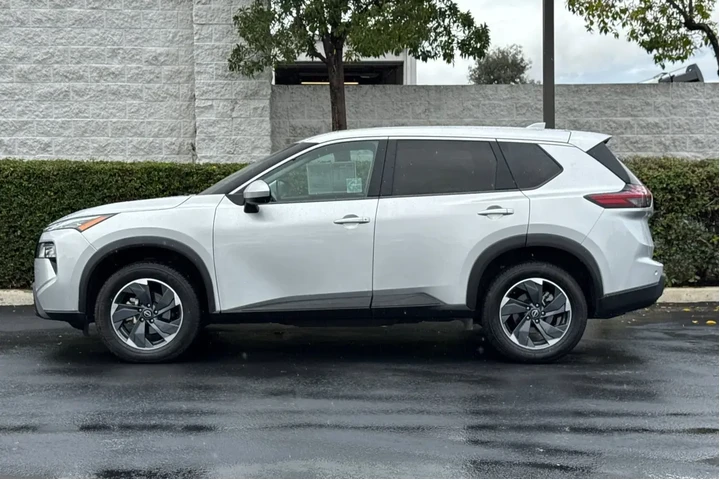 $23575 : Nissan Rogue 2024 SV 4dr Cro image 7