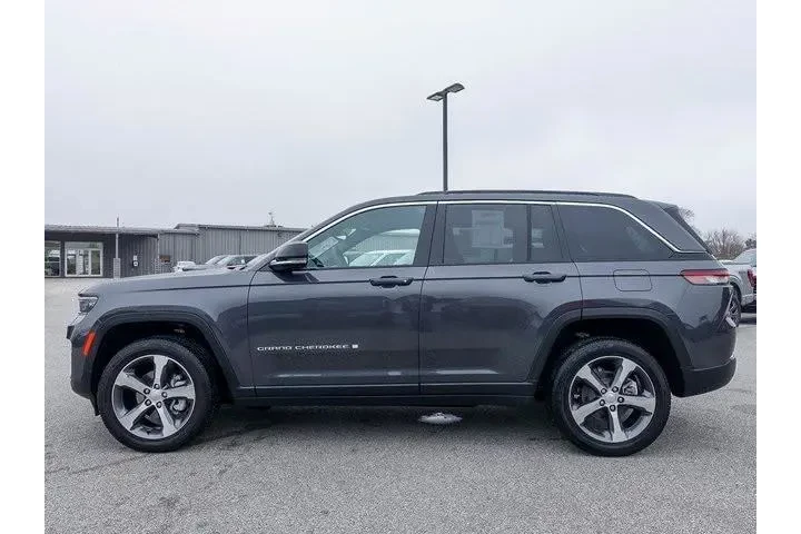 $34986 : Jeep Grand Cherokee 2024 4x4 image 9