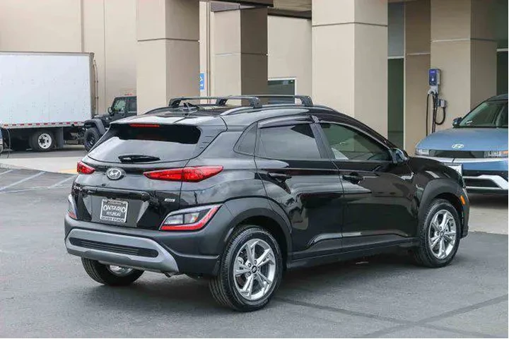 $17587 : Hyundai KONA 2022 AWD SEL 4d image 7