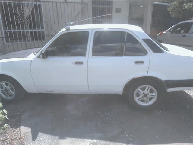 $1550 : Vendo mi Chevette 4 puertas image 3