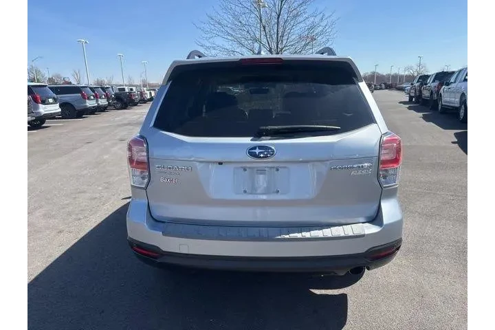 $9900 : Subaru Forester 2017 AWD 2.5 image 5