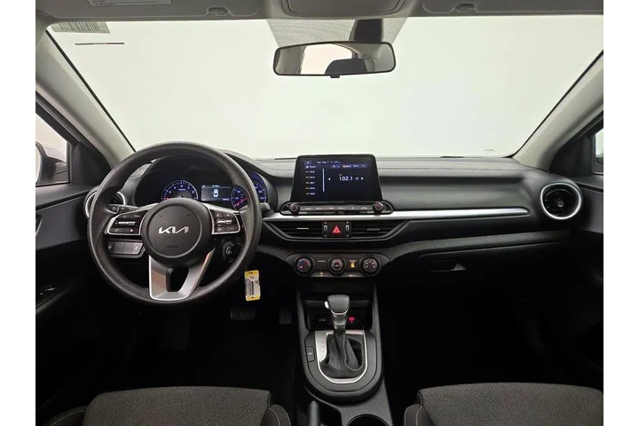 $16998 : Kia Forte 2024 LXS 4dr Sedan image 9