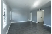 $1000 : Two Bedroom at college Avenue thumbnail