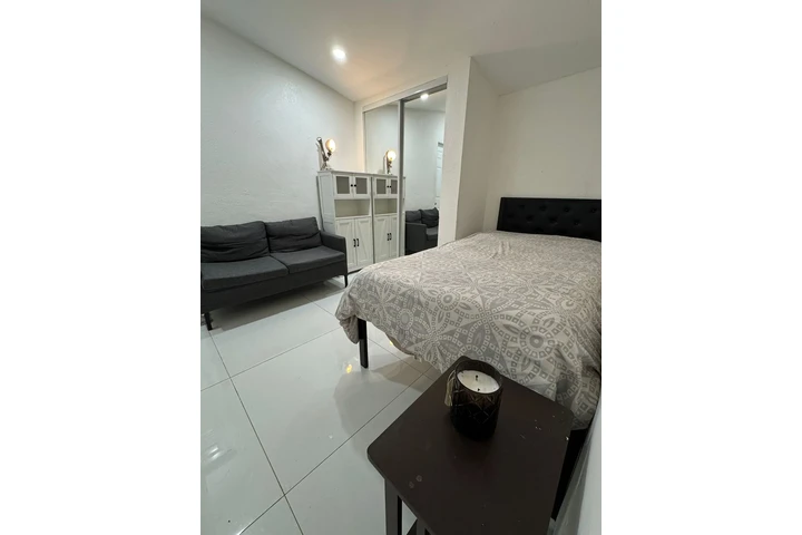 $850 : Se Renta Habitacion Privada image 1